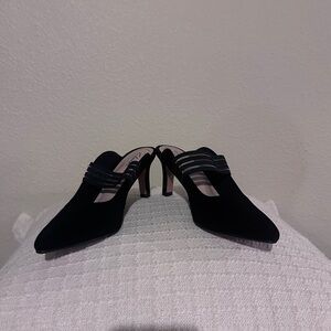 New Clarks collection black mules heels  size 6 M